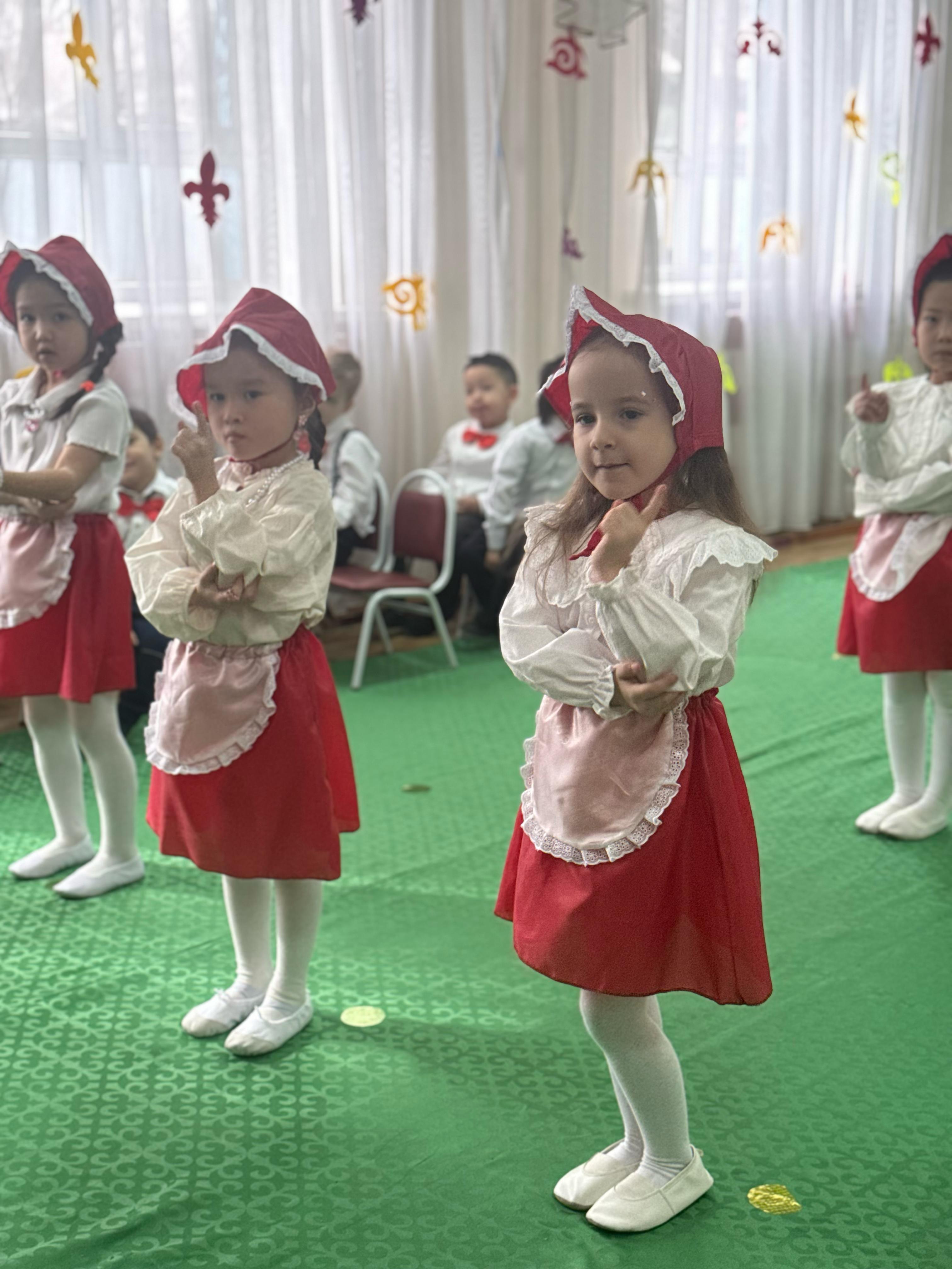 Утренник "Мама, будь всегда со мною рядом!" Старшая группа "Балдаурен"